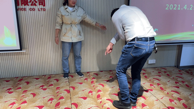 弹瓶盖动图001.gif 弹瓶盖动图001.gif